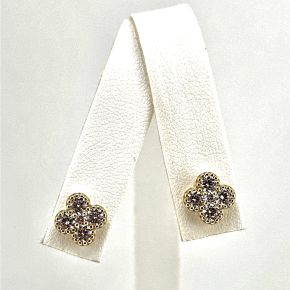 18K Gold Plated Over 925 Solid Sterling Silver Luxury Clover 4 Stud Earrings - Picture 2 of 6